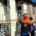 Equipe do Corpo de Bombeiros em ocorrência de incêndio em imóvel residencial em Rio Preto.