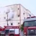Equipes da Defesa Civil e do Corpo de Bombeiros atendem ocorrência de incêndio em pensão no bairro Boa Vista, em Rio Preto.