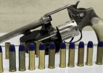 Viatura da Polícia Militar durante atendimento de ocorrência após disparos em festa junina na cidade de Adolfo.