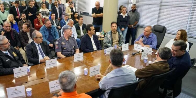 Programa Smart Rio Preto inicia modernização da cidade com iluminação LED, câmeras inteligentes e semáforos conectados.