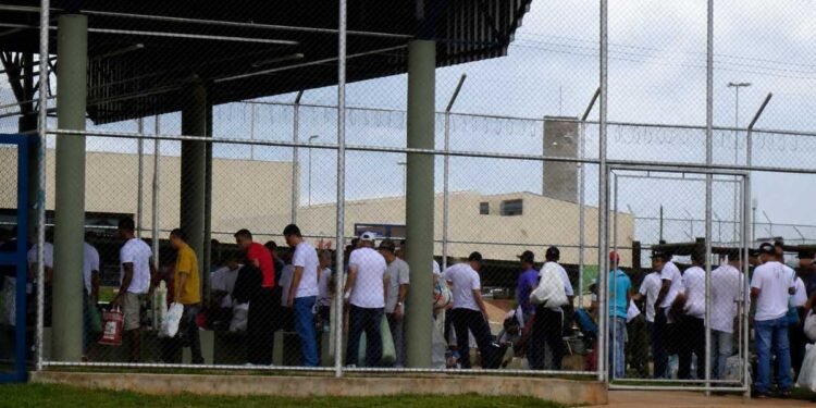 Unidade prisional da região de São José do Rio Preto durante período de saída temporária de detentos.