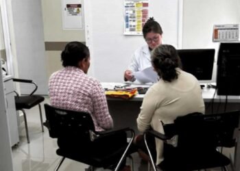 Moradores recebem atendimento durante o Sábado com Saúde em Rio Preto, com vacinação e serviços gratuitos nas UBSs.