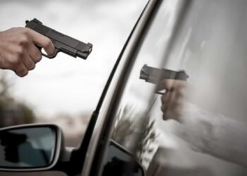 Viatura policial em ocorrência de sequestro e assalto em São José do Rio Preto.