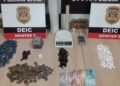 Policiais da DISE exibem mais de seis quilos de maconha apreendidos durante operação em Rio Preto.