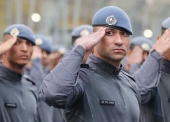 Policiais militares de São Paulo durante formação para concurso da PM.