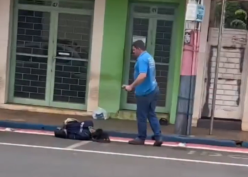 ATENDENTE DA ÁREA AZUL É AGREDIDA NO CENTRO DE FRUTAL; SUSPEITO É PRESO