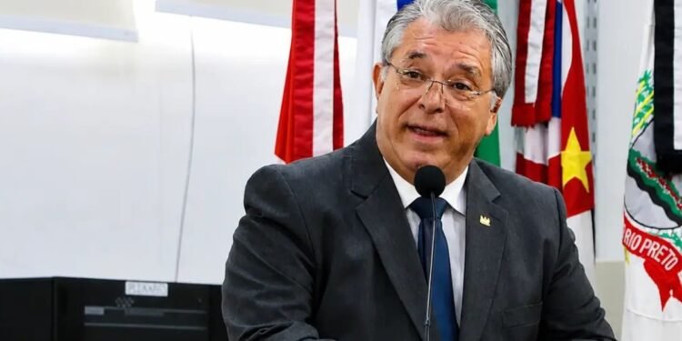 Coronel da PM se filia ao PT durante agenda de Fernando Haddad em Rio Preto