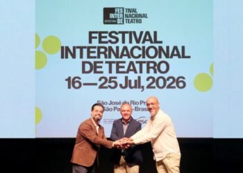 Espetáculo de abertura do FIT Rio Preto 2026 no Anfiteatro da Represa