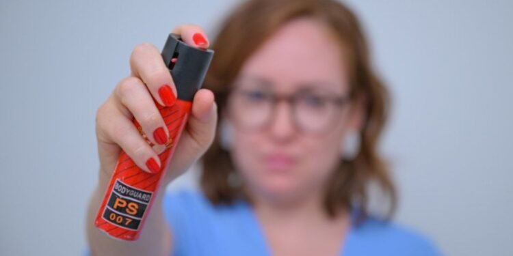 LEI AUTORIZA VENDA DE SPRAY DE PIMENTA PARA MULHERES