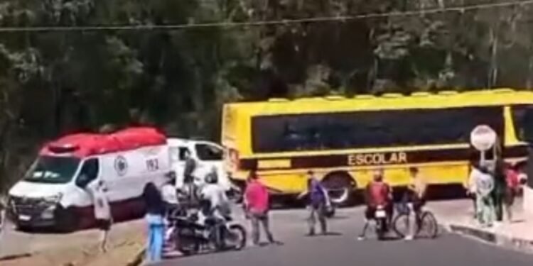 MOTOCICLISTA DE 23 ANOS MORRE EM GRAVE ACIDENTE COM ÔNIBUS ESCOLAR EM NOVA GRANADA
