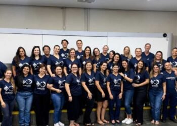 Alunos comemoram resultado do Objetivo Rio Preto Enem 2025.