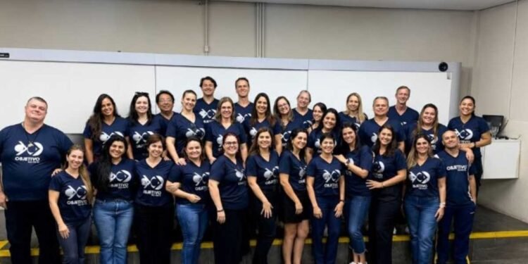 Alunos comemoram resultado do Objetivo Rio Preto Enem 2025.
