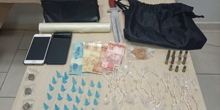 POLÍCIA MILITAR PRENDE INDIVIDUOS POR TRAFICO E POSSE ILEGAL DE MUNIÇÃO EM MIRASSOL