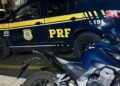 Motocicleta recuperada pela Polícia Rodoviária Federal após perseguição na BR-153, em Ubarana.