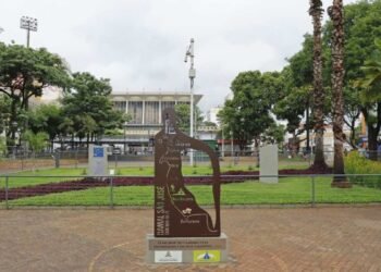 Unidade móvel do Circuito Sertanejo Sem Violência realiza atendimento gratuito na Praça Dom José Marcondes, em São José do Rio Preto.