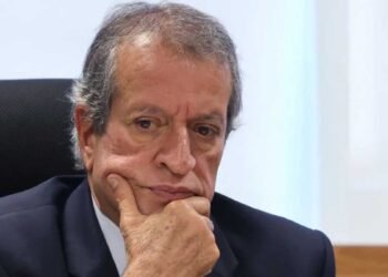 Presidente nacional do PL, Valdemar Costa Neto, alvo de decisão do ministro Flávio Dino que determinou o bloqueio de R$ 119,2 milhões em bens.