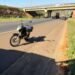 Acidente de moto na BR-153 deixa duas pessoas feridas no perímetro urbano de São José do Rio Preto
