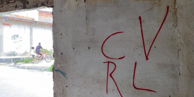 Suspeito de manter página no Instagram em apologia ao CV é preso em Maracanaú