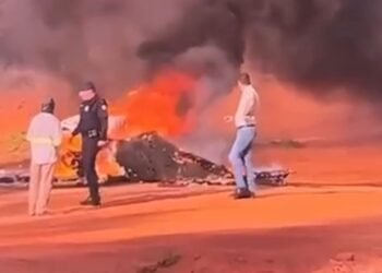 AVIÃO DE PEQUENO PORTE CAI E PILOTO MORRE EM MOGI MIRIM (SP)