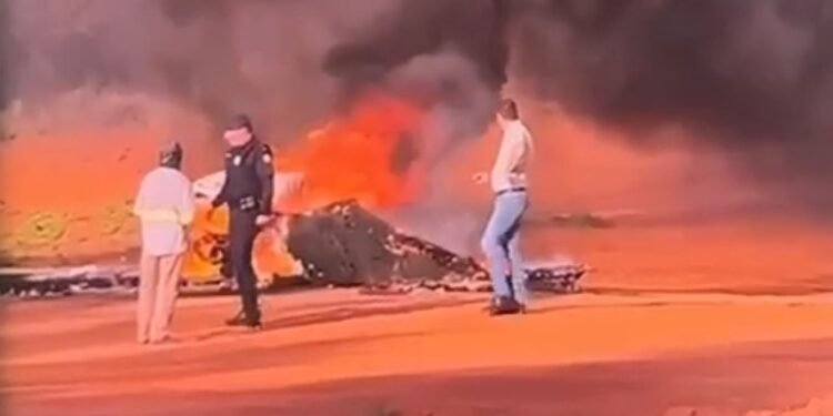 AVIÃO DE PEQUENO PORTE CAI E PILOTO MORRE EM MOGI MIRIM (SP)