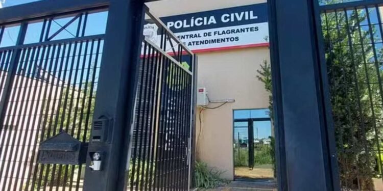 Viatura da Polícia Militar durante atendimento de ocorrência de sequestro-relâmpago em São José do Rio Preto.