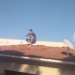 MORADORES TENTAM CONTER HOMEM QUE SUBIU EM TELHADOS NO JARDIM ITAPEMA, EM RIO PRETO