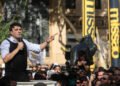 RENAN SANTOS CHEGA DE COLETE À PROVA DE BALAS AO PRIMEIRO ATO DE CAMPANHA EM SÃO PAULO
