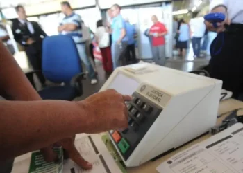 ELEITOR PODERÁ VOTAR FORA DA CIDADE DE ORIGEM; ENTENDA COMO FUNCIONA O VOTO EM TRÂNSITO