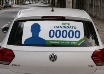 CARRO ADESIVADO PARA CAMPANHA ELEITORAL PODE EXIGIR AVISO À SEGURADORA; ENTENDA O ALERTA