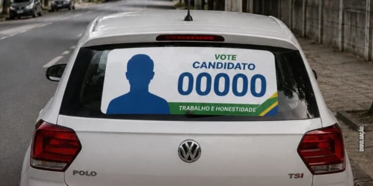 CARRO ADESIVADO PARA CAMPANHA ELEITORAL PODE EXIGIR AVISO À SEGURADORA; ENTENDA O ALERTA