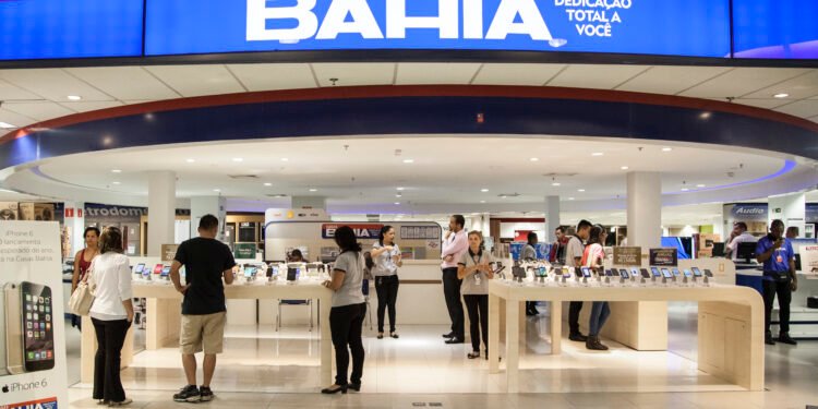 CASAS BAHIA E SINDICATO DISCUTEM FUTURO DE TRABALHADORES APÓS DEMISSÕES