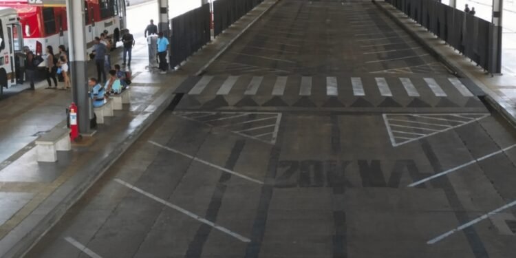 CONFUSÃO EM ÔNIBUS TERMINA COM PASSAGEIRO FERIDO APÓS BAGAGEIRO ATINGIR SUA CABEÇA EM RIO PRETO