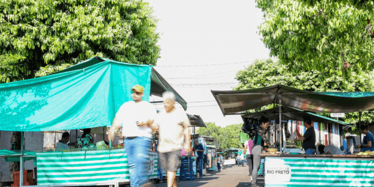 Feira Livre do Jardim Paulista acontece todas as sextas-feiras em Rio Preto