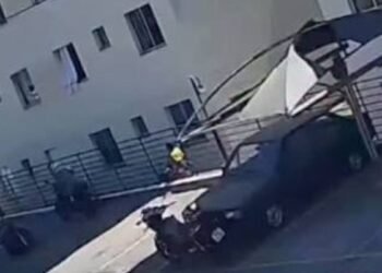 HOMEM É ATROPELADO E AGREDIDO POR VIZINHA DENTRO DE CONDOMÍNIO EM BETIM