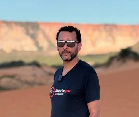 PROF. JEANGRAFIA DECLARA R$ 394 MIL EM PATRIMÔNIO AO TSE EM 2026