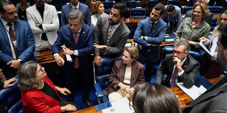 SENADO APROVA REDUÇÃO DE TRIBUTOS SOBRE GASOLINA, DIESEL, ETANOL E OUTROS COMBUSTÍVEIS