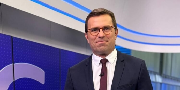 SBT AFASTA BOCARDI DO AR APÓS ACUSAÇÃO DE EXTORSÃO; JORNALISTA NEGA IRREGULARIDADES