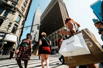 CONGRESSO APROVA FIM DA “TAXA DAS BLUSINHAS” PARA COMPRAS DE ATÉ US$ 50