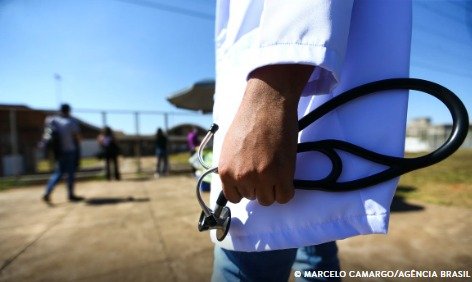 SAÚDE: Congresso aprova exame obrigatório para médicos e estabelece avaliações durante a graduação
